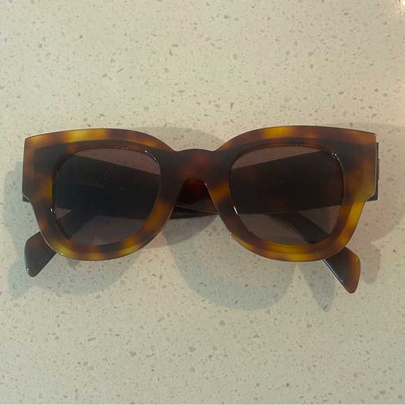 Celine tortoise shell sunglasses - Picture 1 of 6